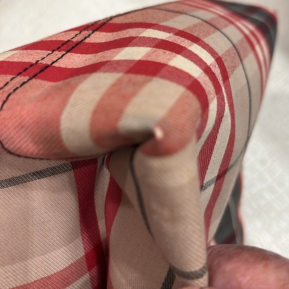 Burberry Red House Check Tote - Picture 10 of 11